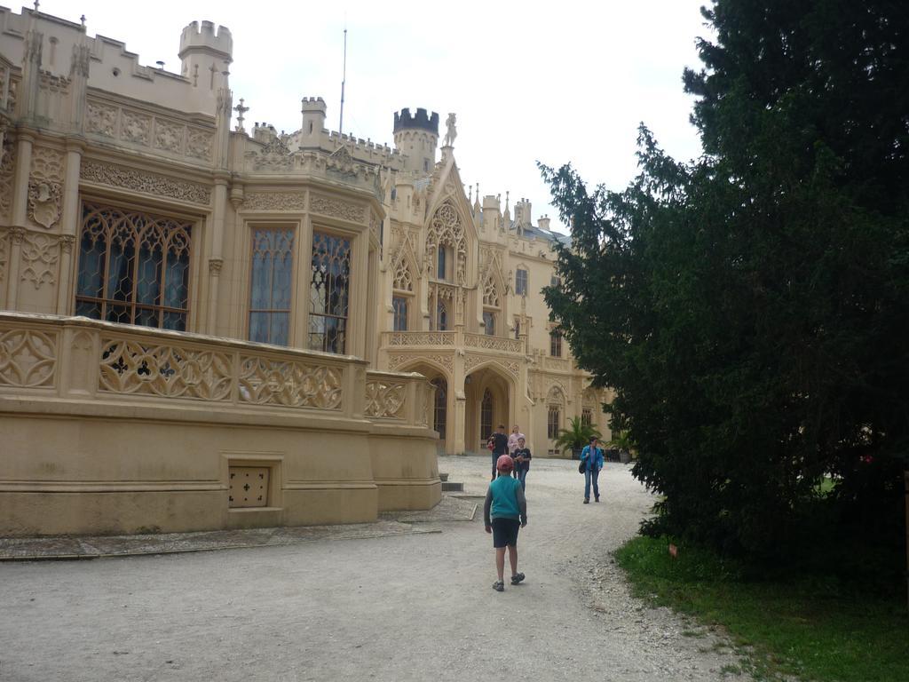 Ubytovani Nad Sklipkem Valtice Exterior foto